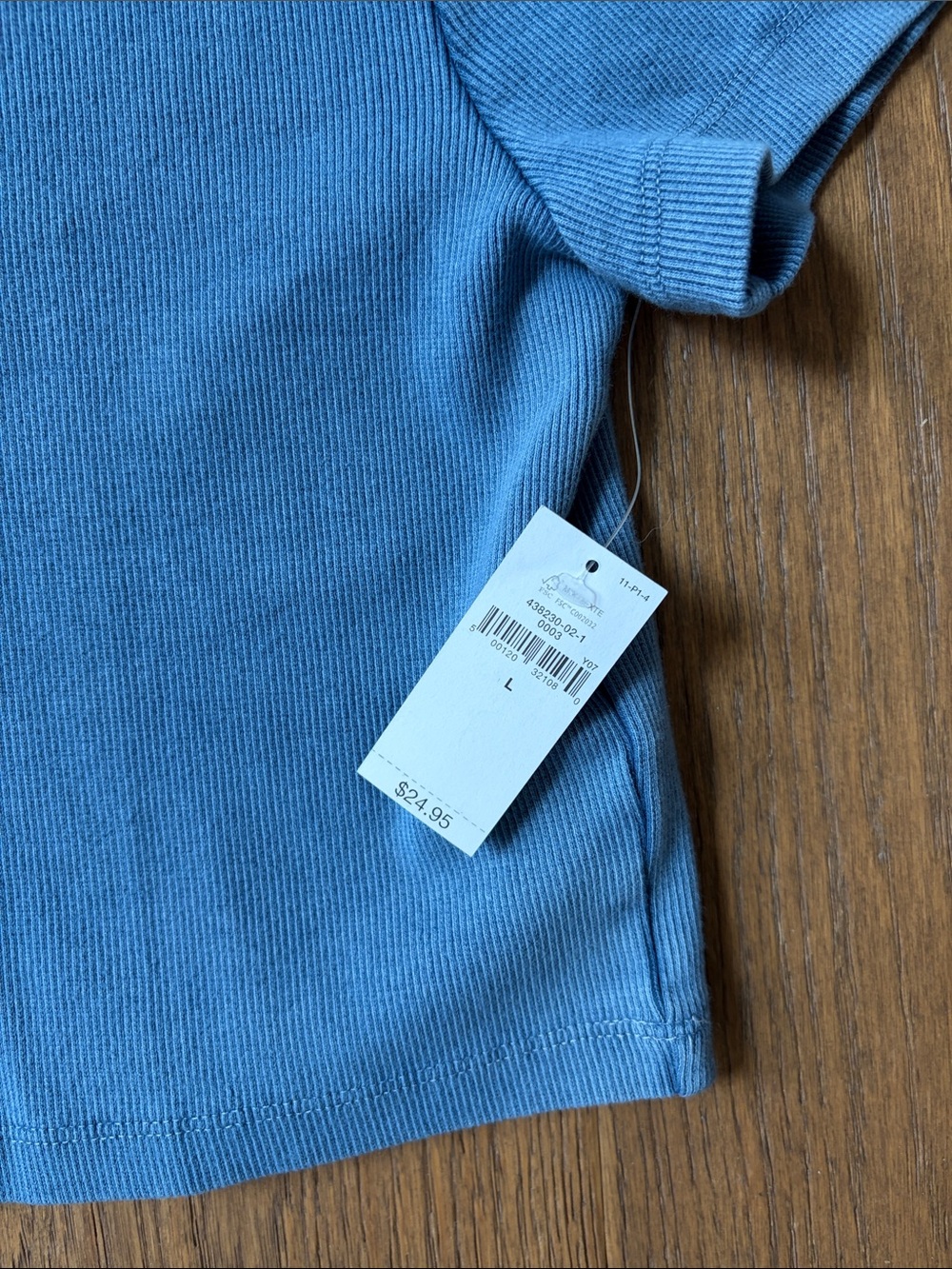 NWT GAP Ribbed Cropped Tee - Picture 3 of 3